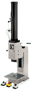 Hydroneumatische C-Stnder-Pressen